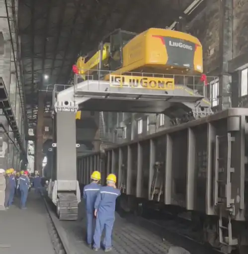 How quickly can a train car be unloaded with a long-legged excavator?